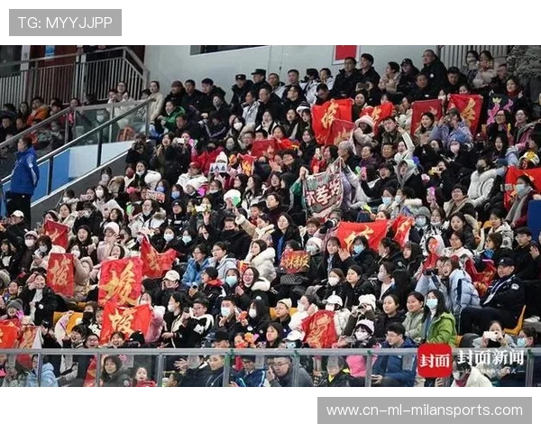 粉丝狂热助威,现场氛围火爆!,粉丝狂热现象分析 粉丝狂热助威,现场氛围火爆!,粉丝狂热现象分析