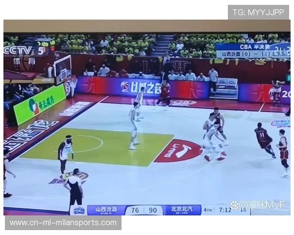 CBA季后赛门票一售而空，球馆沸腾如潮