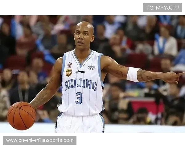 CBA 球员隔扣上演力量与美感并存